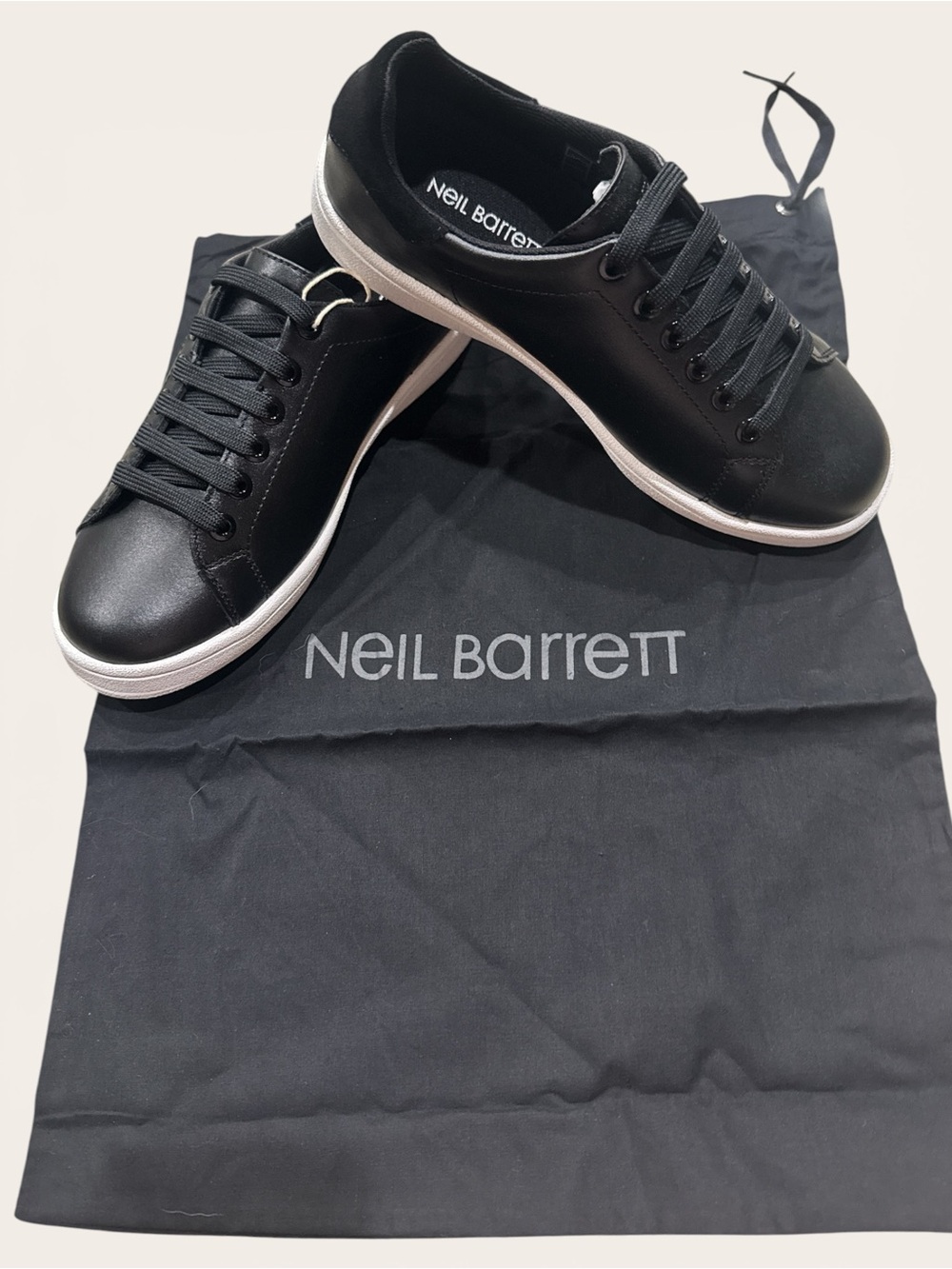 NIB Neil Barrett Black & White Low-Top Leather Sneakers SZ 37